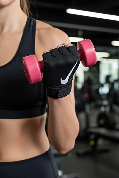 Nike قفازات اللياقة البدنية النسائية - قفازات مزودة بوسادات مضادة للانزلاق، ت...