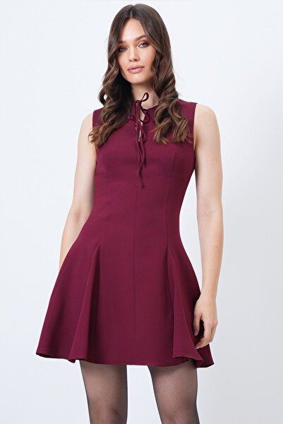 Trend Alaçatı Stili Γυναικείο κόκκινο φόρεμα με κορδόνια με κοντό μανίκι VS01690