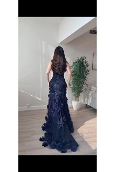 NALA FASHION فستان سهرة فاخر – تصميم هالتر بلون كحلي داكن