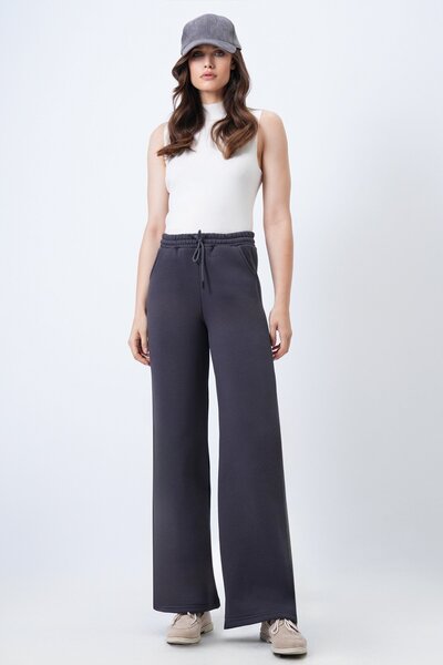 Trend Alaçatı Stili Women's Anthracite Elastic Waist Double Pocket 3 Thread Sweatpants Vs01715