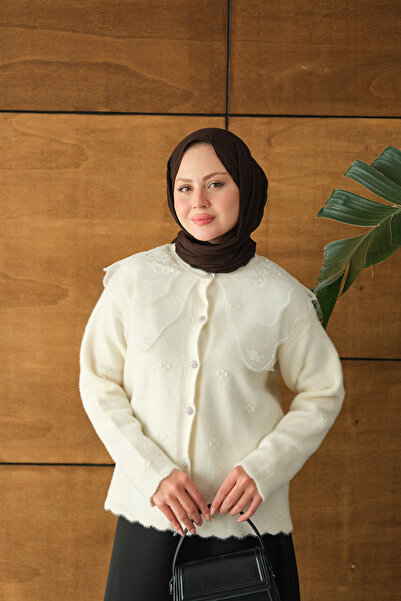 LOCCO Women's Lace Collar Tasseled Cardigan Ecru