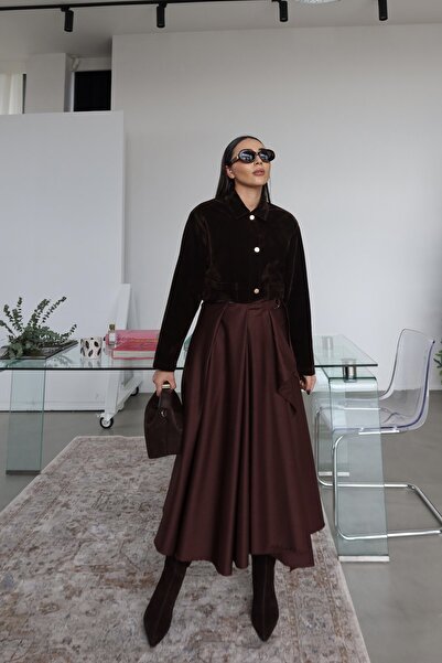 Özge Özgenç Pleated Skirt with Button and Belt Detail