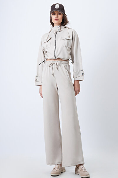 Trend Alaçatı Stili Women's Beige Hooded Double Pocket Jacket and Elastic Waist Trousers Set Vs01710
