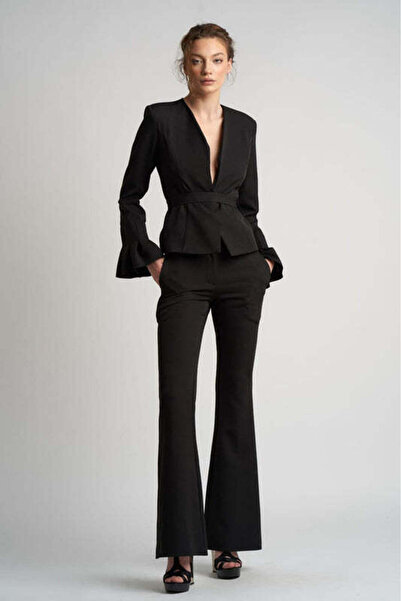 monarh Elegant two-piece suit with wrap jacket and flared trousers