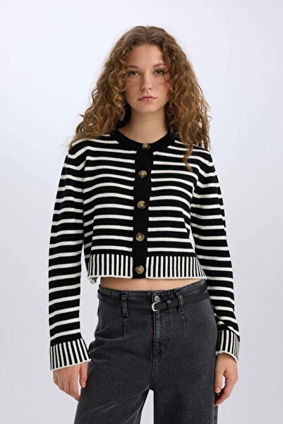Cistern İstanbul Women's Striped Button Detailed Knitwear Cardigan