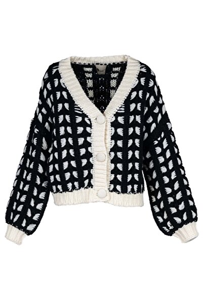 monarh Thick black sweater with knitted buttons