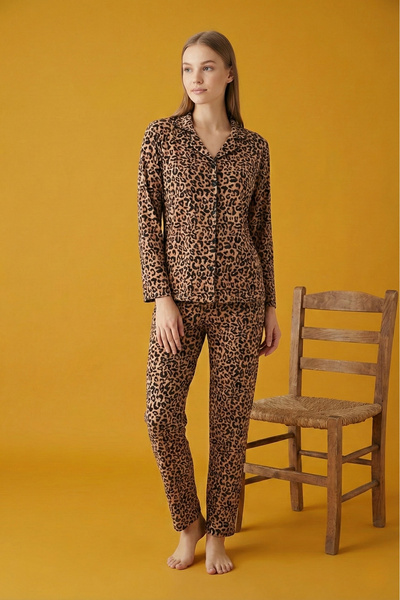 Farya Home Leopard Print Cotton Suede Long Sleeve Winter Button down Shirt Pajama Set