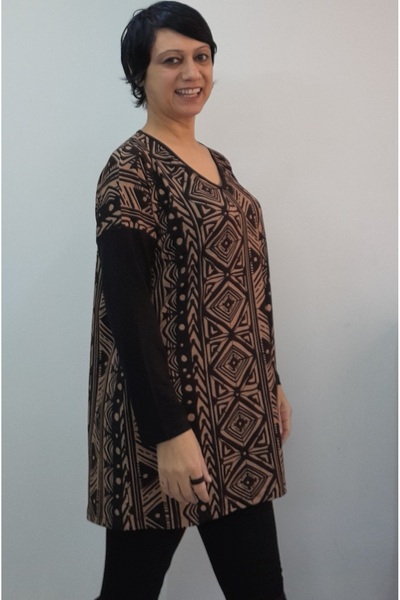 Mertcan Butik Black Dark Latte Patterned V-Neck Size All-Over Black Low-Sleeve Combed Viscose T-Shirt