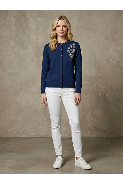QUEENDA I Kadın Çiçekli Boncuk İşlemeli Düğmeli Triko Hırka