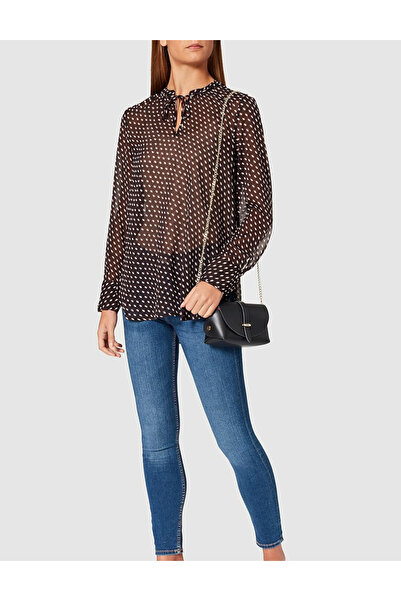 s.Oliver Camasa, Maro