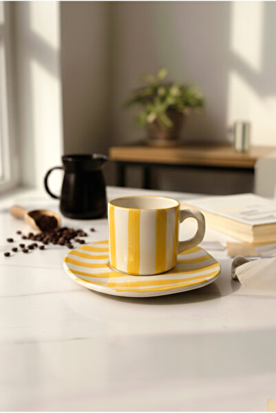 FH finehome كوب إيلي مع طبق مخطط باللون الأصفر