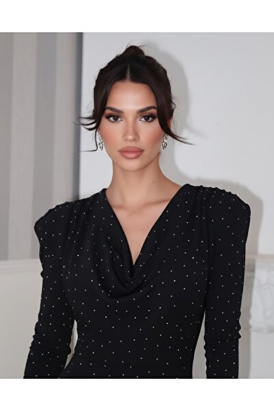 salome butik فستان بياقة ديجاجيه مرصع بالأحجار