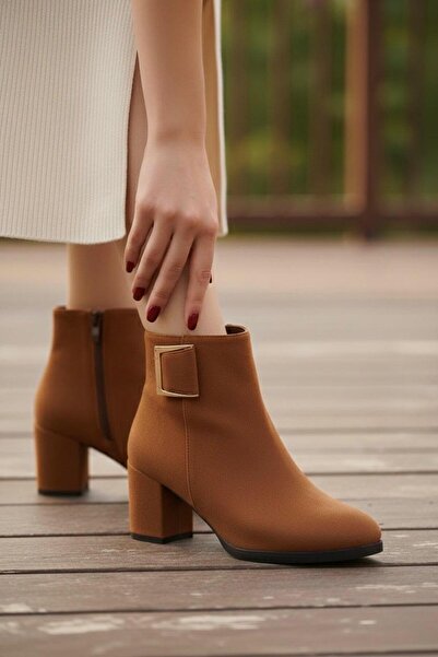 NOVELLAM SHOES Kadın Atiiinna Toka Detaylı Topuklu Kısa Bot