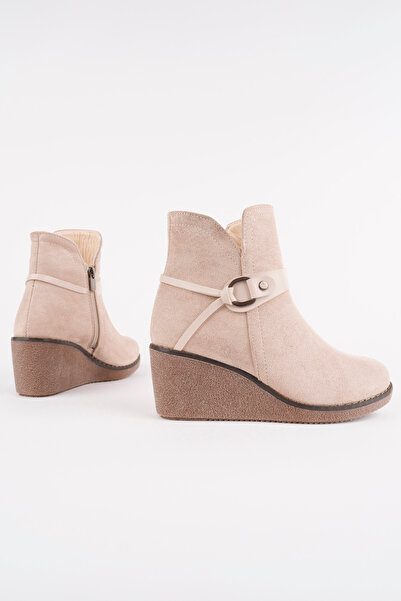 Madam Tarz Μπότες με τακούνι με λεπτομέρεια ζώνης KCl-DL01