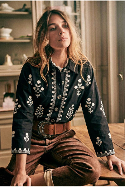 FEMELLE Women's Black Embroidered Buttoned Jacket