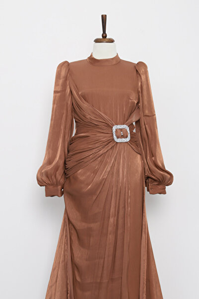 İmajButik Βραδινό φόρεμα καφέ με πέτρινη λεπτομέρεια στο μπροστινό μέρος