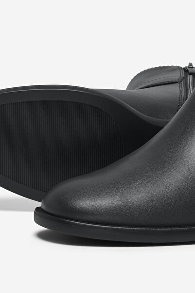 ONLY Shoes Women's / Girls' Black Boots Model Code: (15356363Black)