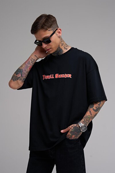 Machinist Μπλουζάκι Unisex oversized Thrill Seeker με τύπωμα από βαμβάκι μαύρο