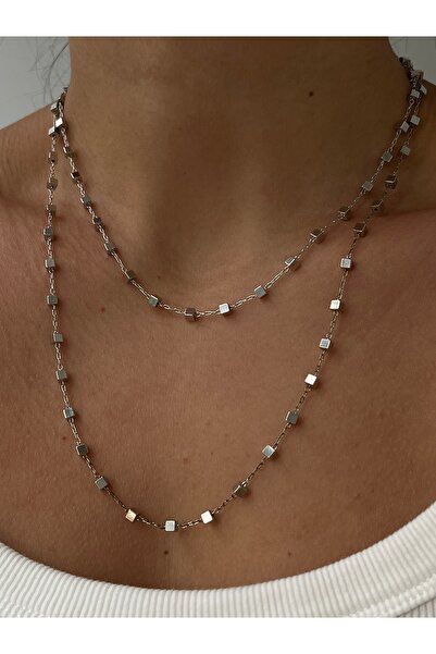 Twinssis Accessories قلادة ملتفة على شكل مكعب