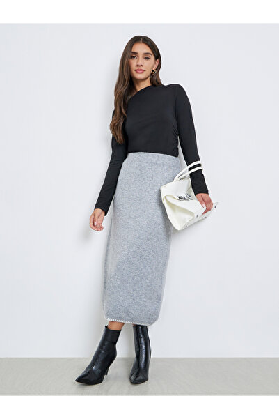 Styli Grey Solid Knitted Midi Skirt