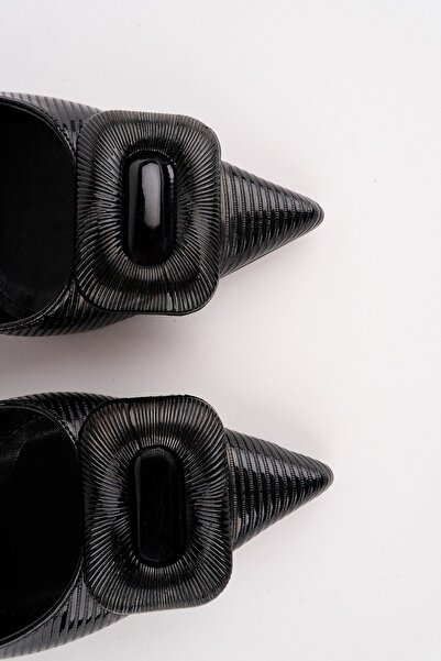 BAHRİNA Women's Buckled Thin Heeled Stiletto Shoes