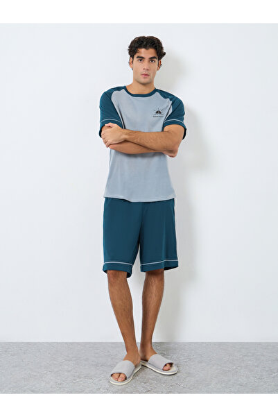 Styli Men Relaxed Fit Raglan Sleeve T-Shirt and Shorts Set