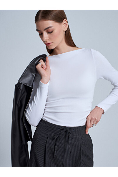 Dilvin 32198 Boat Neck Gathered Top-Open Ecru