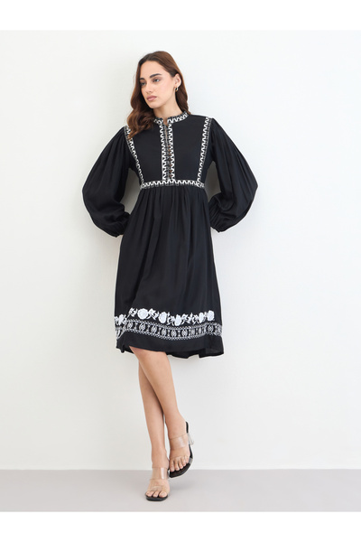 Styli Black Floral Print Knee Length Dress