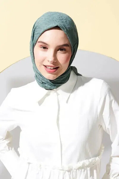 Madame Polo Bamboo Crinkle Scarf Green – Self-Crinkling, No Ironing Required |   100X100 cm
