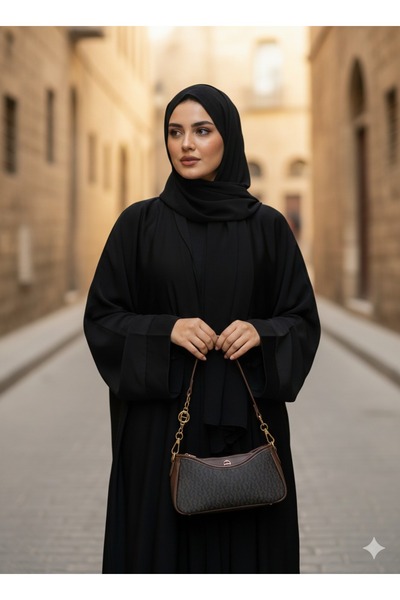 loş A women's leather bag, good quality material, very elegant size, with an extra long strap.