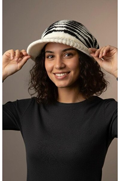 Cockatoo Women's Double Layer Black and White Beret Hat