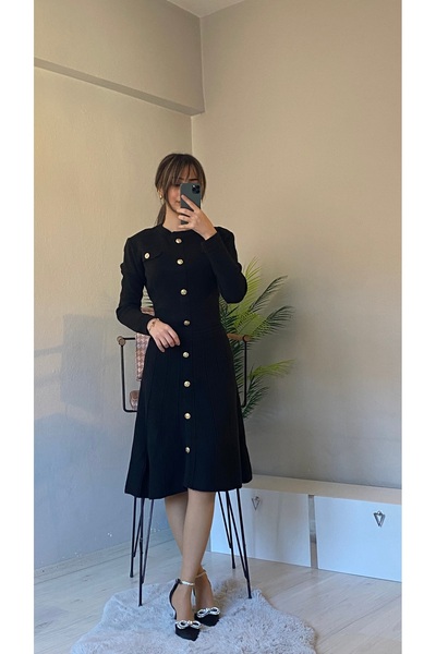 Butik Kadın siyah şık gold düğme detaylı uzun kol triko elbise