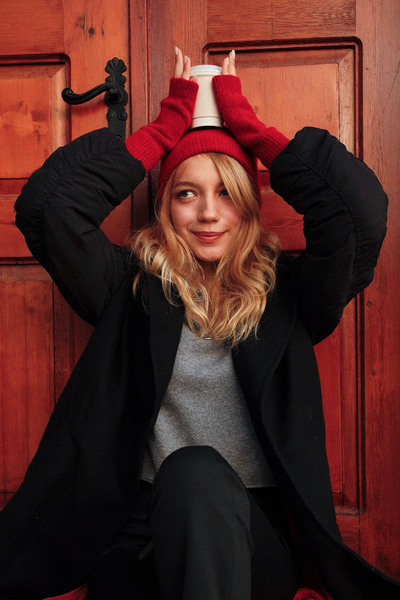 CHUBA Women's Knitwear Beanie and Gloves Two-Piece Set Red 26W5005