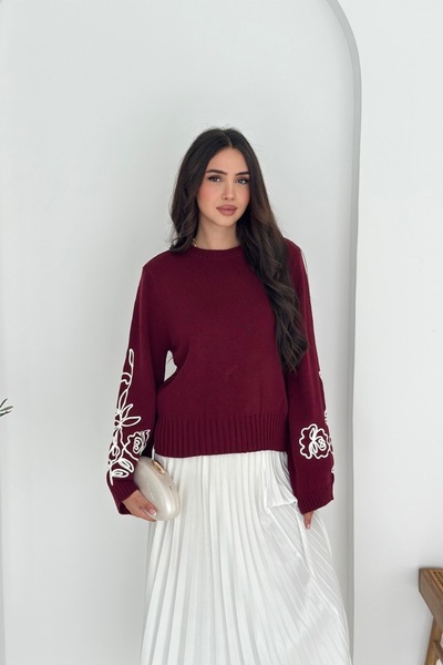 Noi Belis Spanish Sleeve Soft Textured Pattern Embroidered Knitwear Sweater Aw25Kz0006