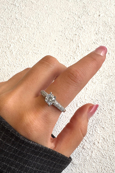 Leo'Stone خاتم نسائي فاخر من الفولاذ بتصميم حجر واحد نصف دائري قابل للتعديل من سلسلة رويال بروميس