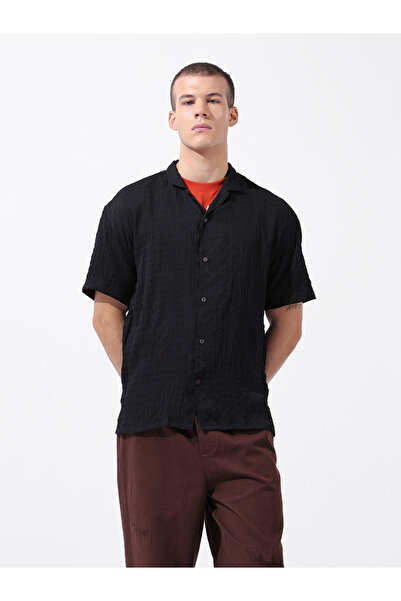 The Indian Garage Co By Styli Men Black Textured Spread Collar Shirt