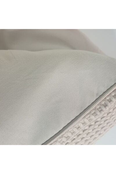 Reiashn Pottery Barn Summer Beige Single and a Half Bedspread