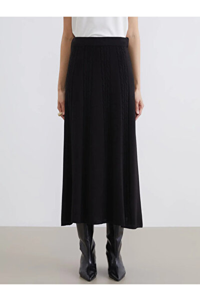 LC Waikiki LCW Modest Siyah Beli Lastikli Kendinden Desenli Kloş Triko Etek