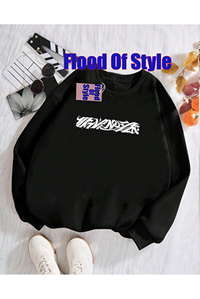 Flood Of Style Бяла блуза с минималистичен принт и велосипедна яка