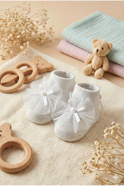 CloudStone Kız Bebek Beyaz Tül Fırfırlı ve İncili Fiyonklu Pamuklu Çorap