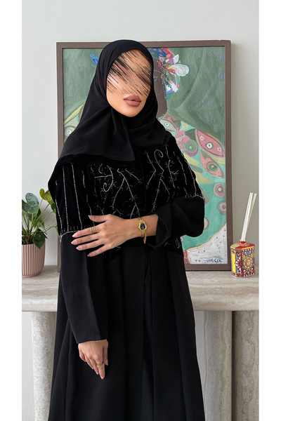 outline Black quarter-circle abaya with velvet fabric overlay