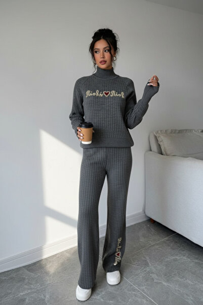 NEWCO Corded Fabric Textured Pearl Embroidered Finger-Threaded Half Turtleneck Knitwear Two-Piece Suit - Gray