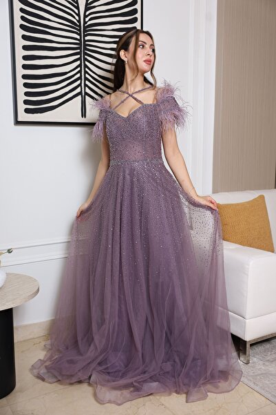 molan fashion A rich lilac-colored evening dress, with a bold and luxurious feminine design.