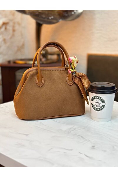 SÜNELA süet deri şallı burslu çanta dikey 15cm yatay 20cm boyutuyla