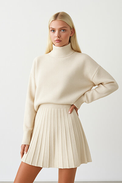 Luna Wear Black Pleated Turtleneck Sweater Set