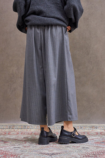 KÜÇÜĞÜM BUTİK Gray Striped Polyviscose Pleated Trousers