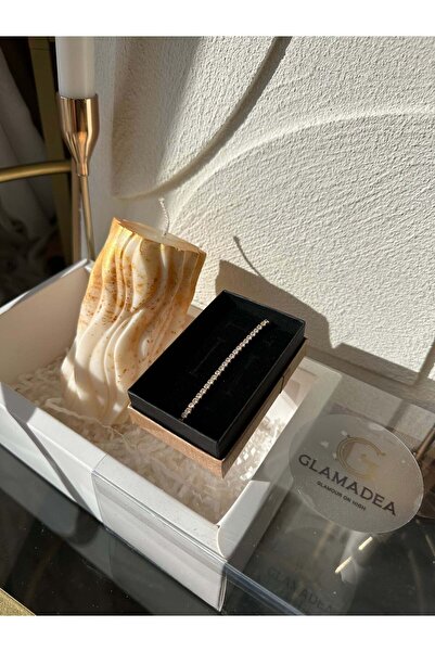 Glamadea Gift Set – Aesthetic Golden Candle & Fine Gold-Plated Bracelet