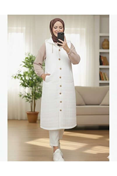 HİJABAYA Καπιτονέ γιλέκο με κουκούλα και λεπτομέρεια αλυσίδας με κουμπιά στο ...