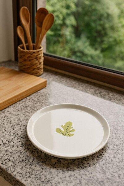 uğurlu dükkan White Plate with Oak Leaf Figure