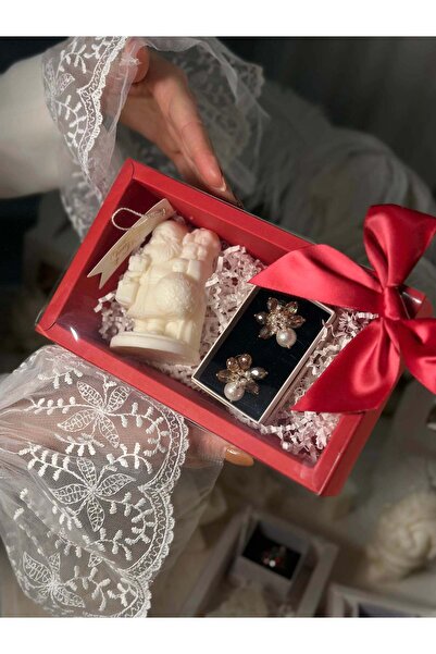 Glamadea Holiday Gift Set - Faceted Crystal Earrings and Soy Wax Scented Candle